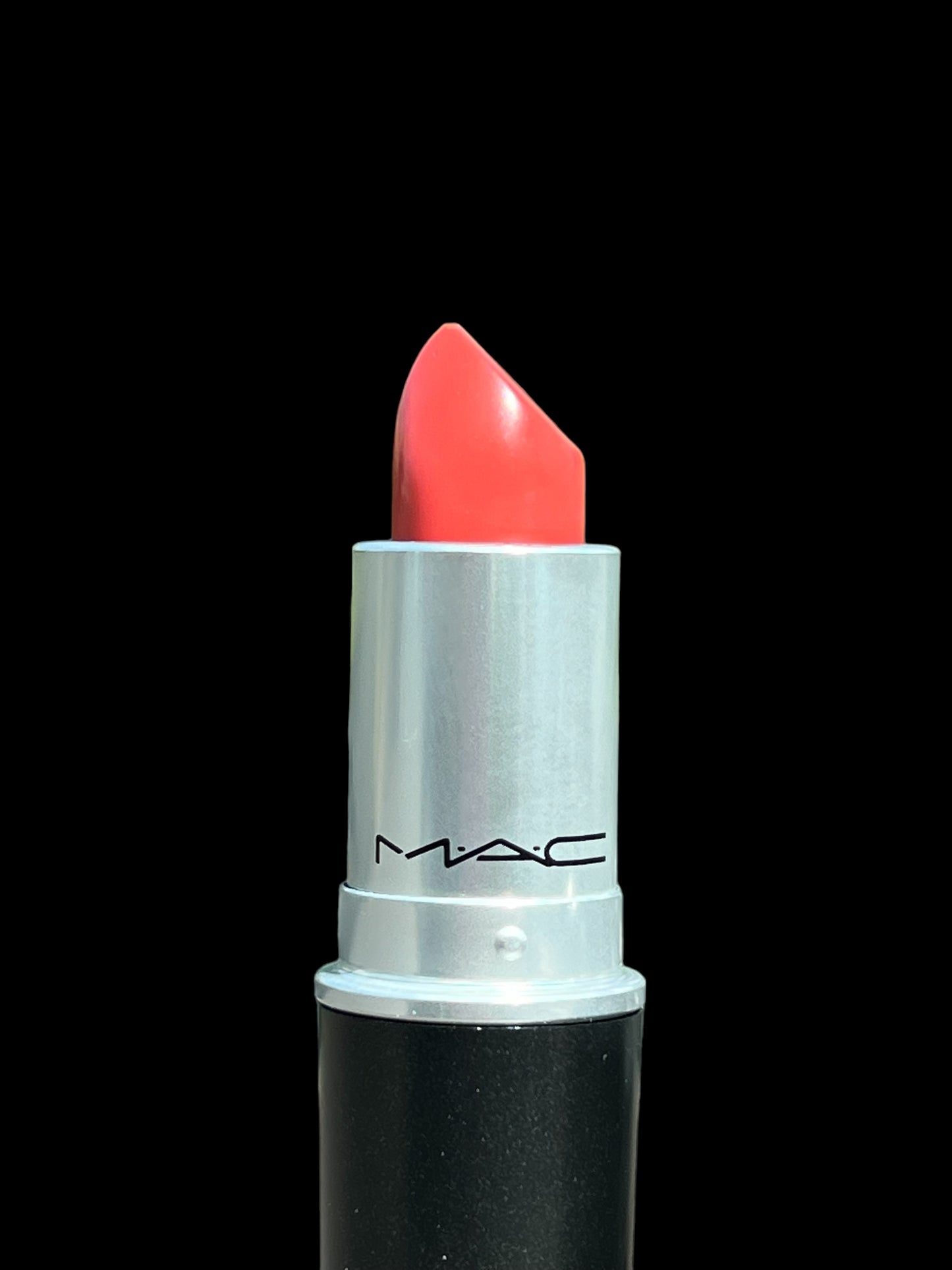 MAC Amplified Lipstick in VEGAS VOLT