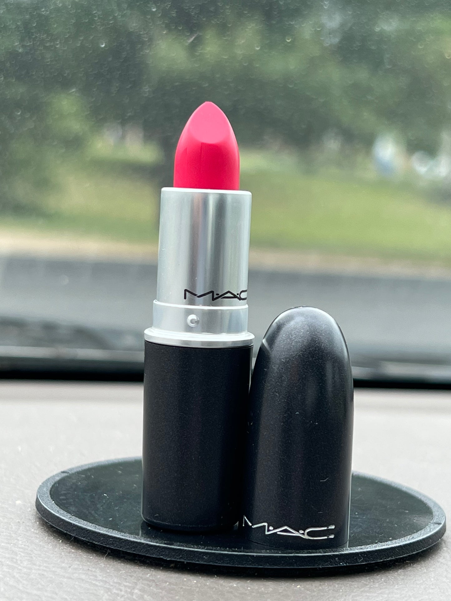 MAC Lipstick Relentlessly Red